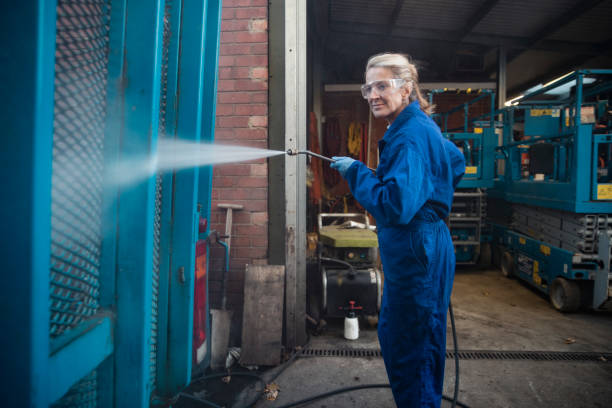 Best Roof Power Washing Services  in Lisbon, IA